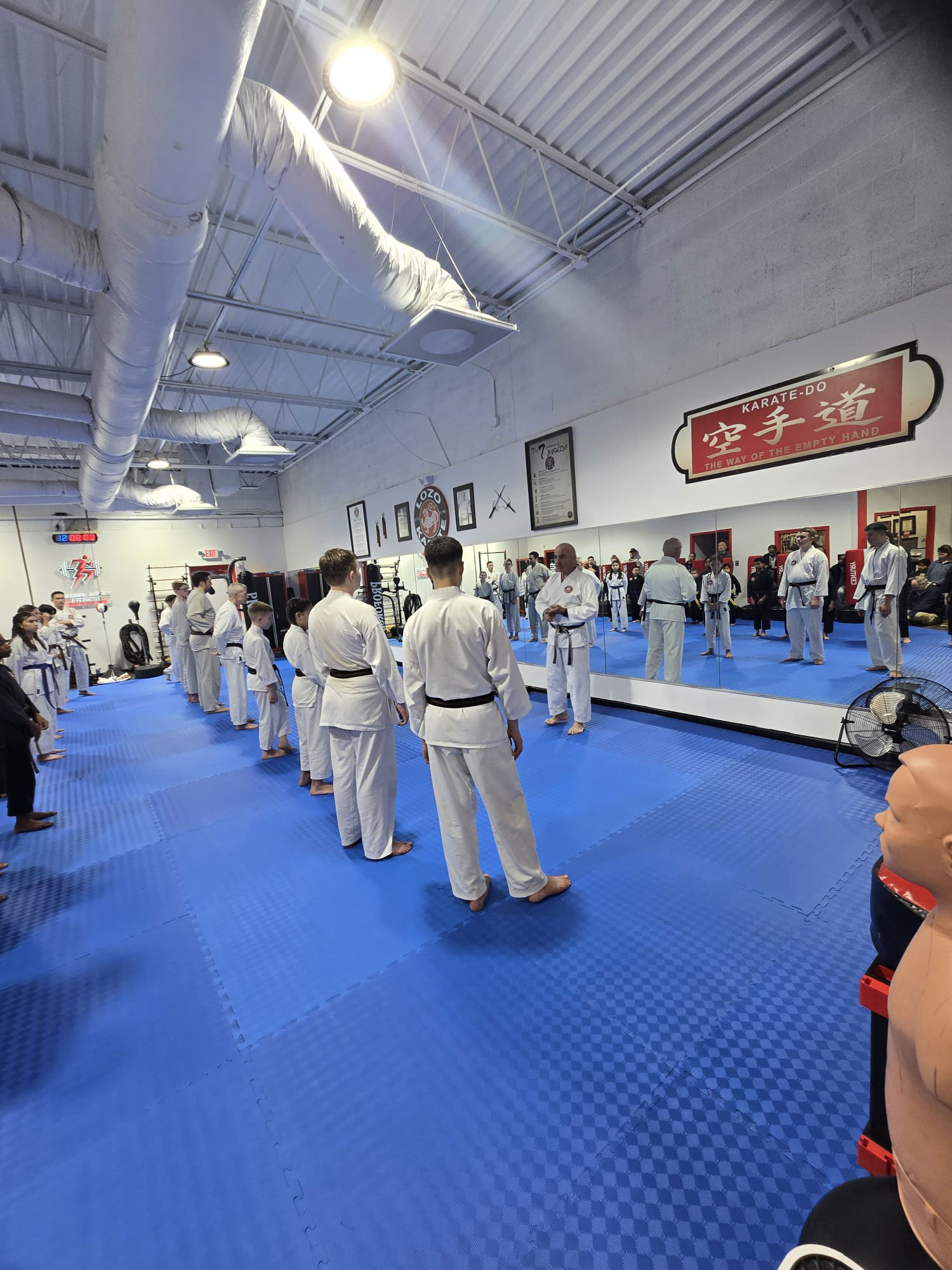 Goran – teaching karate Goran with karate students
